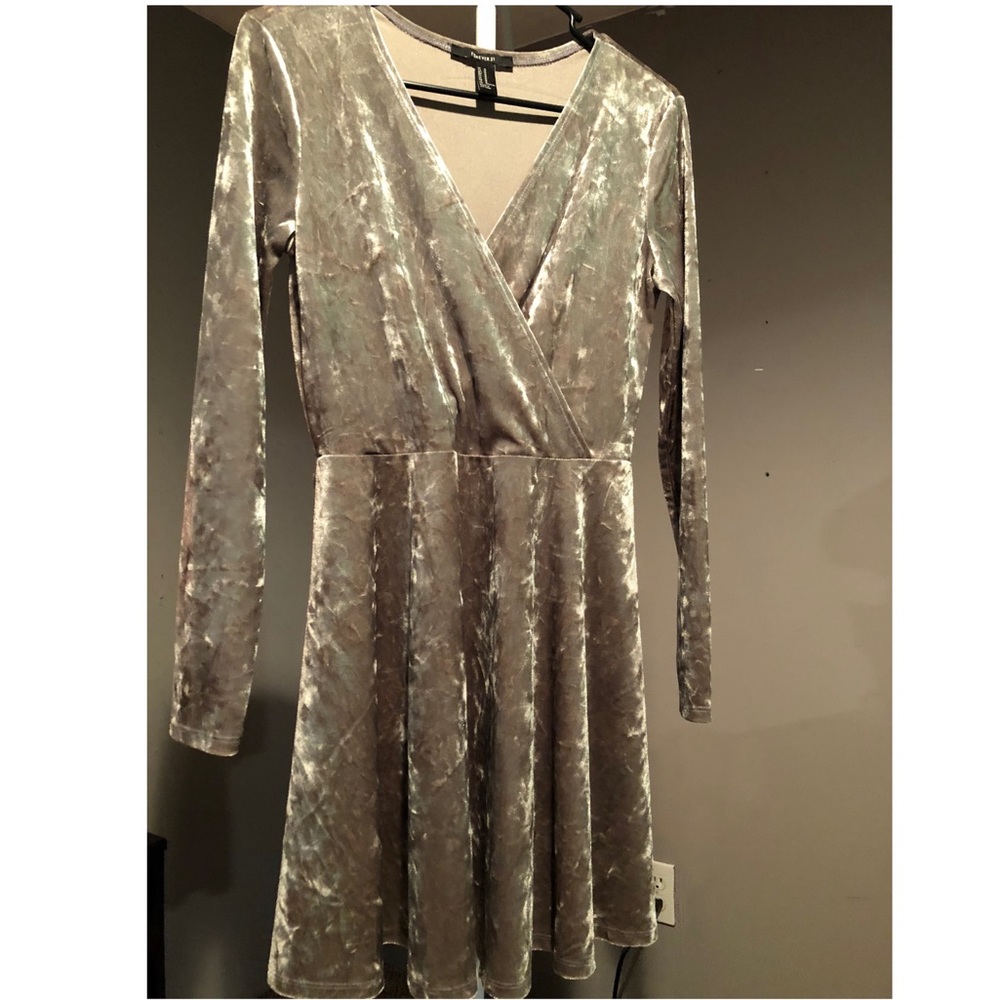 Forever 21 silver velvet long sleeve dress
